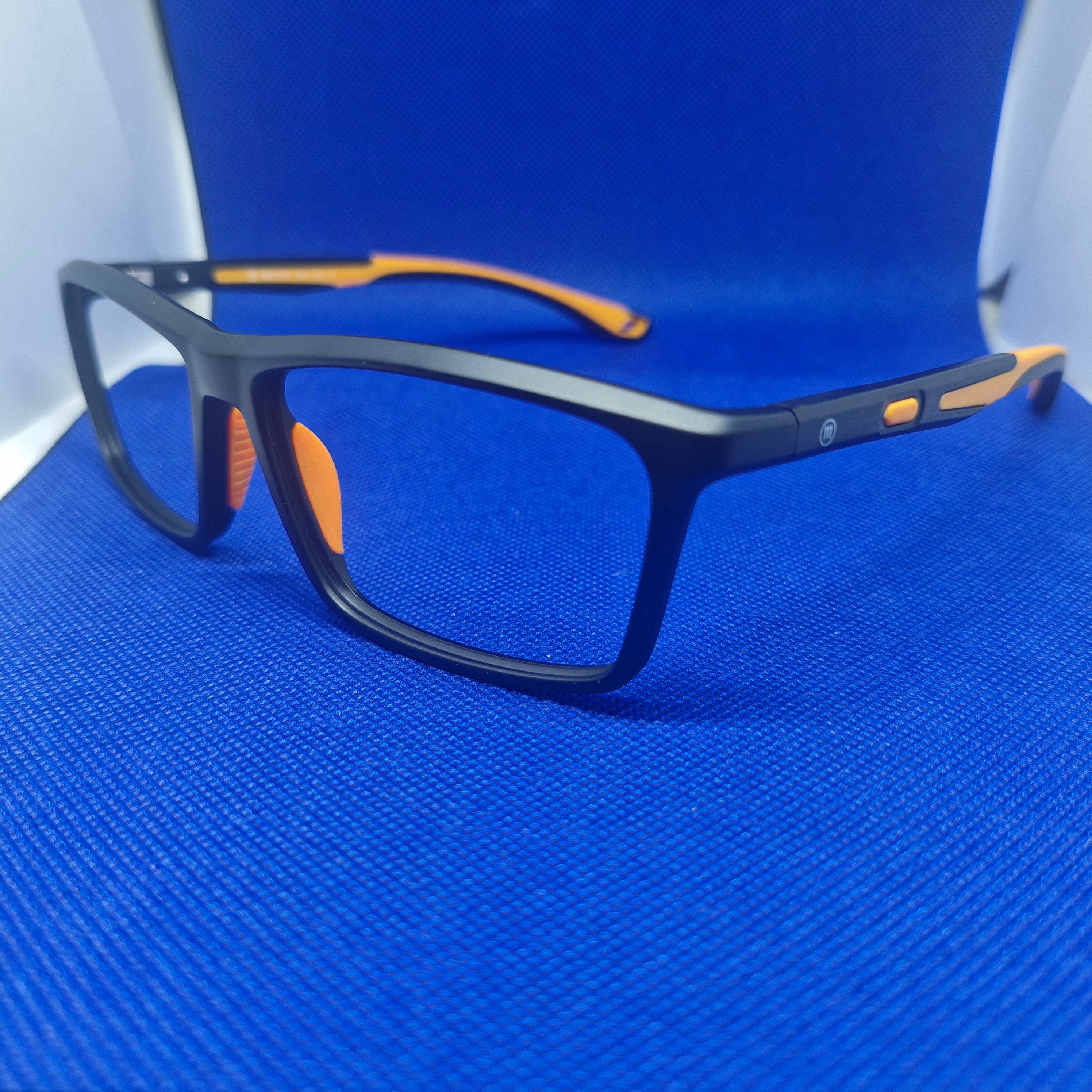 Armazón en TR90 marca MOCATTO Negro y varillas de colores  + Cristales Ópticos CR39 con capa AR, protección 100% UV.