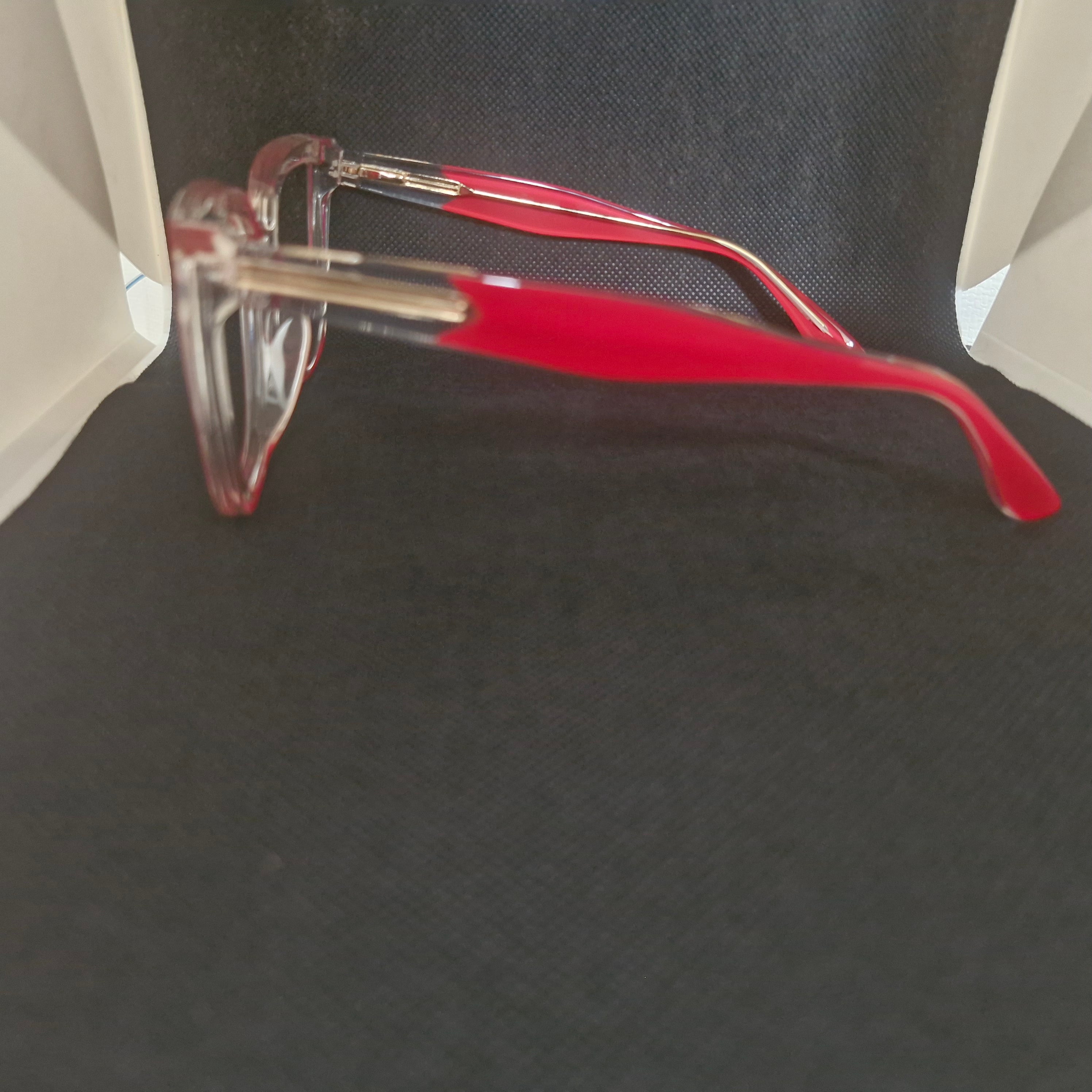 Armazón de ACETATO (TR90) marca UV400 color Transparente + Cristales Ópticos CR39 con AR, protección 100% UV.