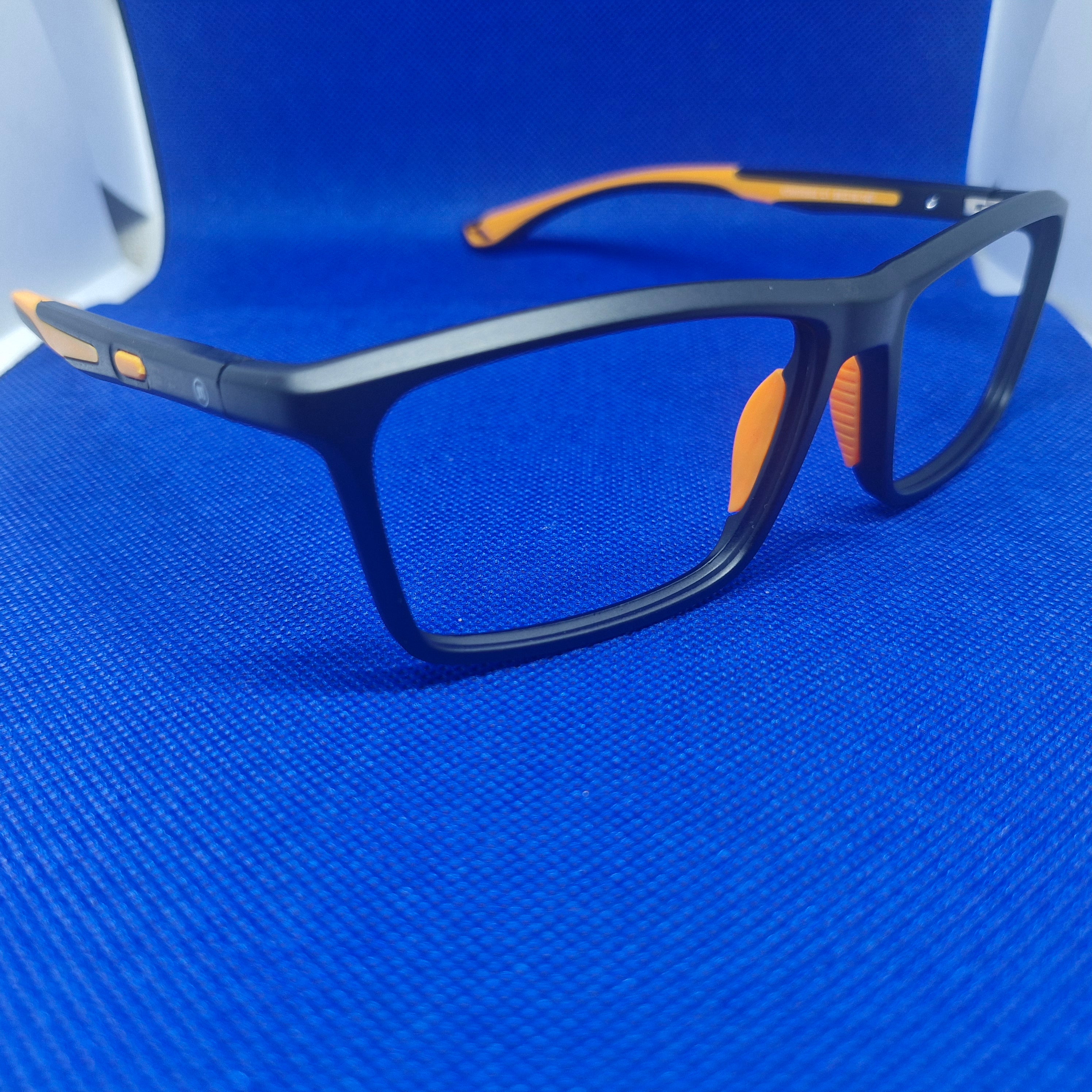 Armazón en TR90 marca MOCATTO Negro y varillas de colores  + Cristales Ópticos CR39 con capa AR, protección 100% UV.