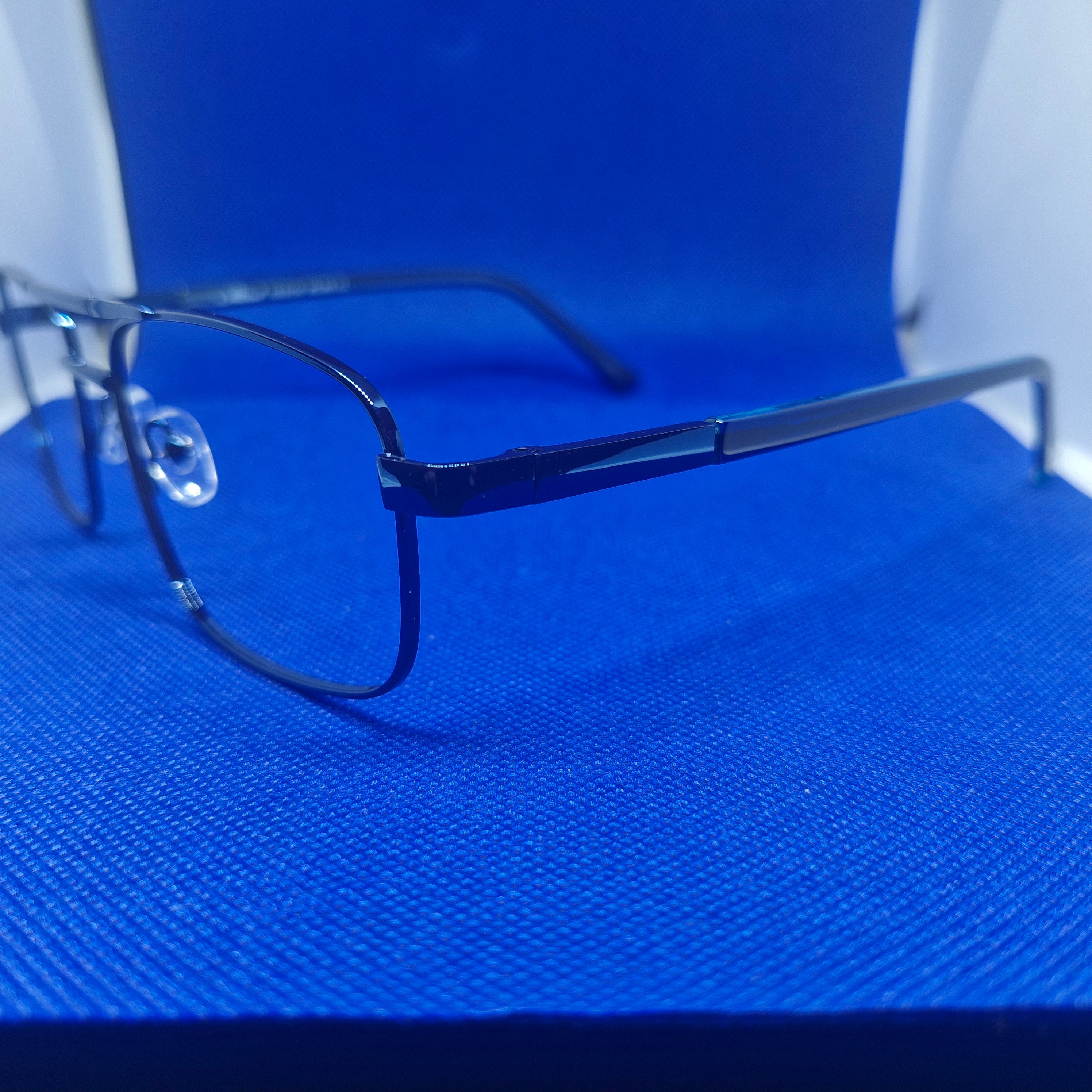 Armazón Metálico marca ALTERNA tipo Aviador + Cristales ÓPTICOS CR39 con capa AR, protección 100% UV.