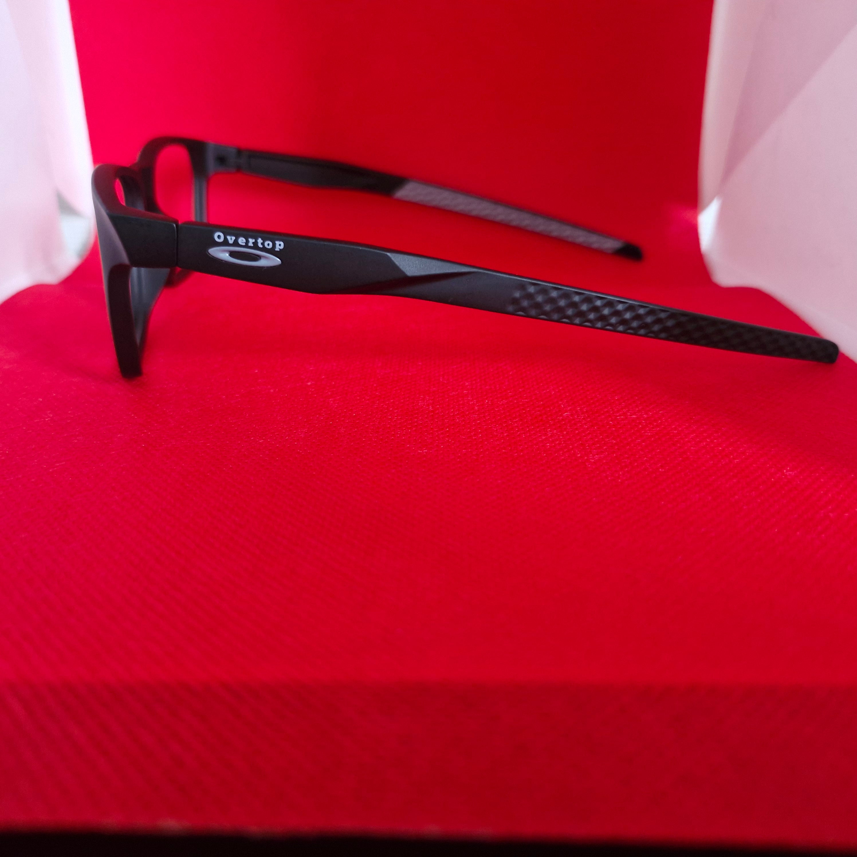 Armazón de ACETATO TR90 marca OVERTOP + Cristales Ópticos CR39 con capa AR, protección 100%UV.