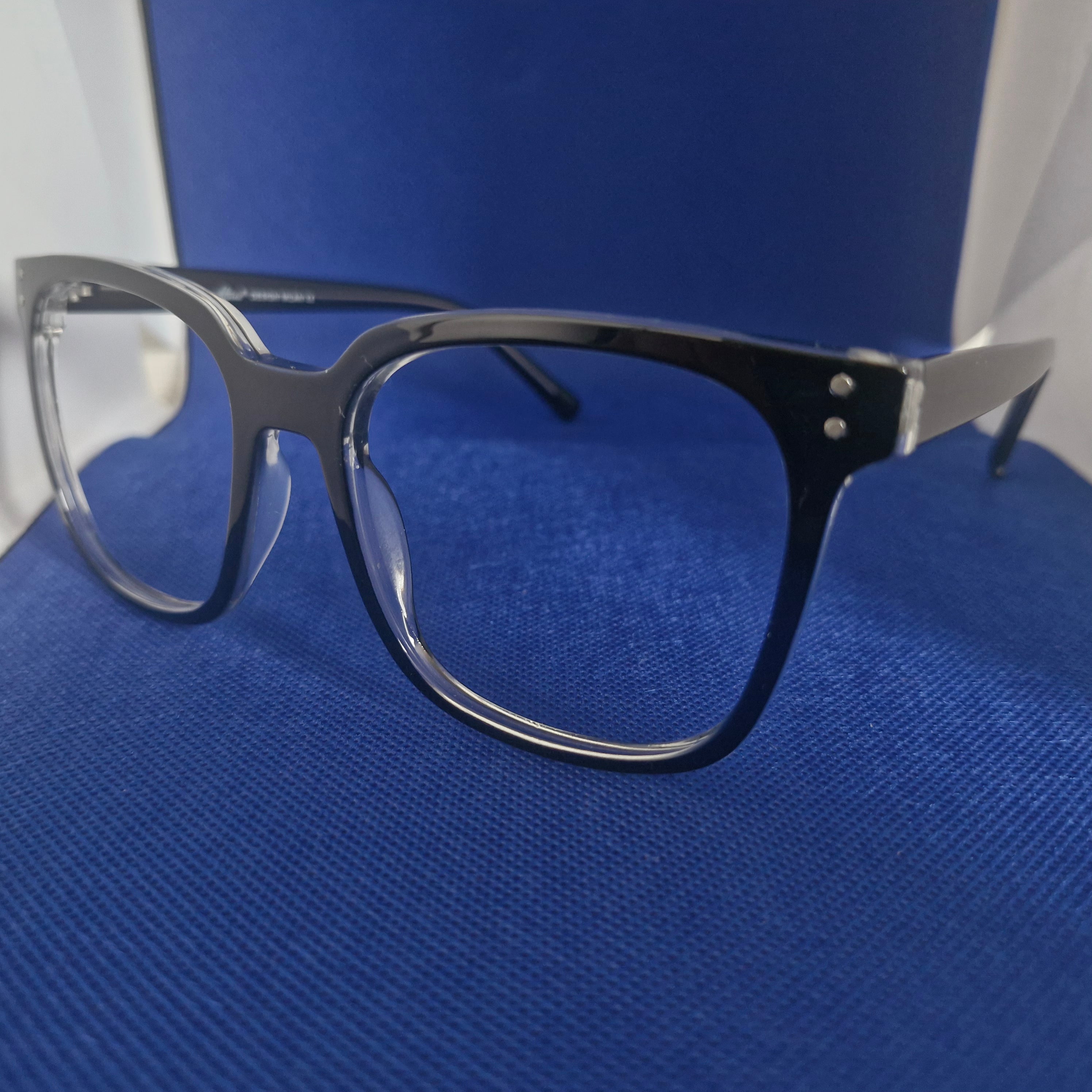 Armazón de ACETATO con forma cuadrada GRANDE marca ALTERNA + Cristales Ópticos CR39 con capa AR, protección 100% UV.