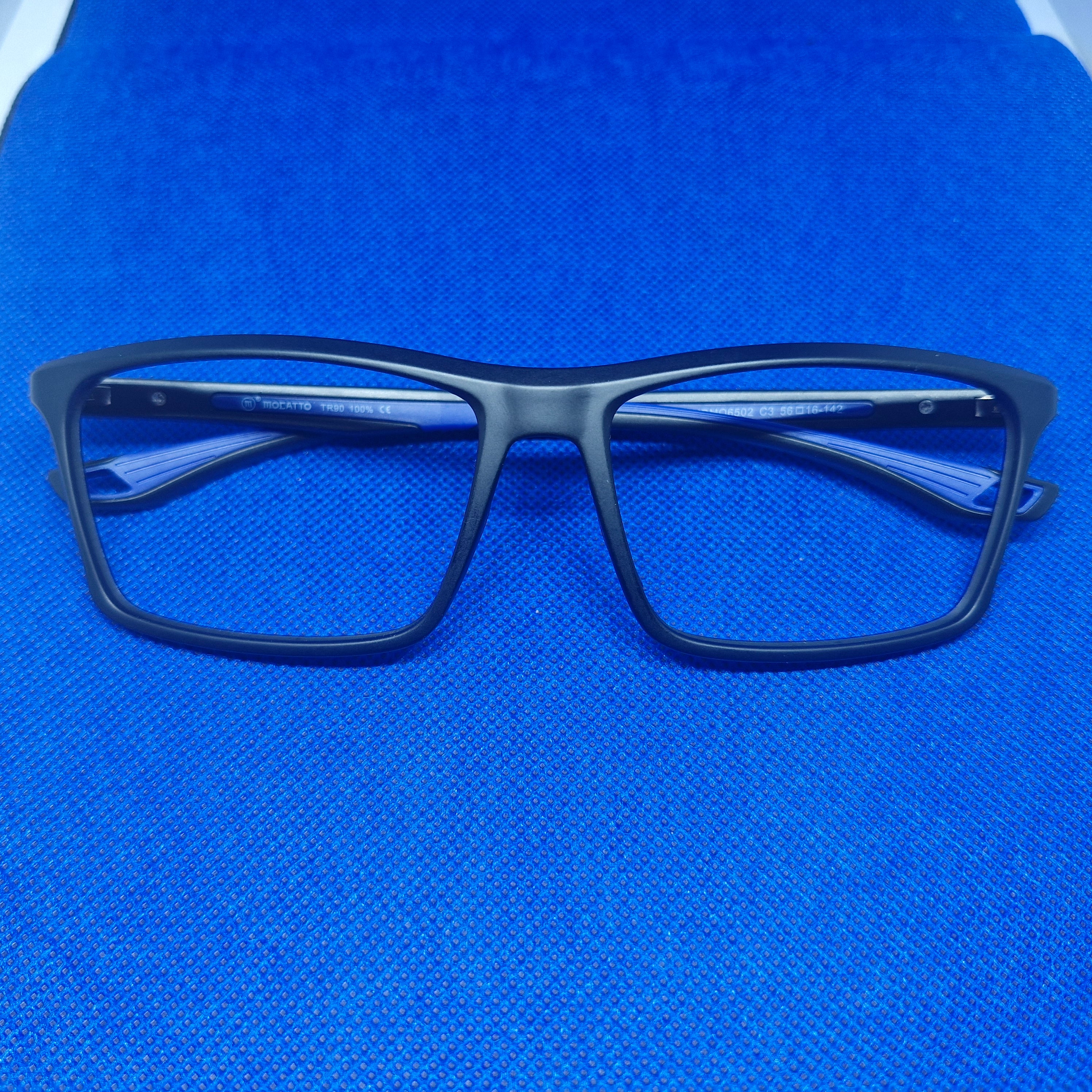 Armazón en TR90 marca MOCATTO Negro y varillas de colores  + Cristales Ópticos CR39 con capa AR, protección 100% UV.