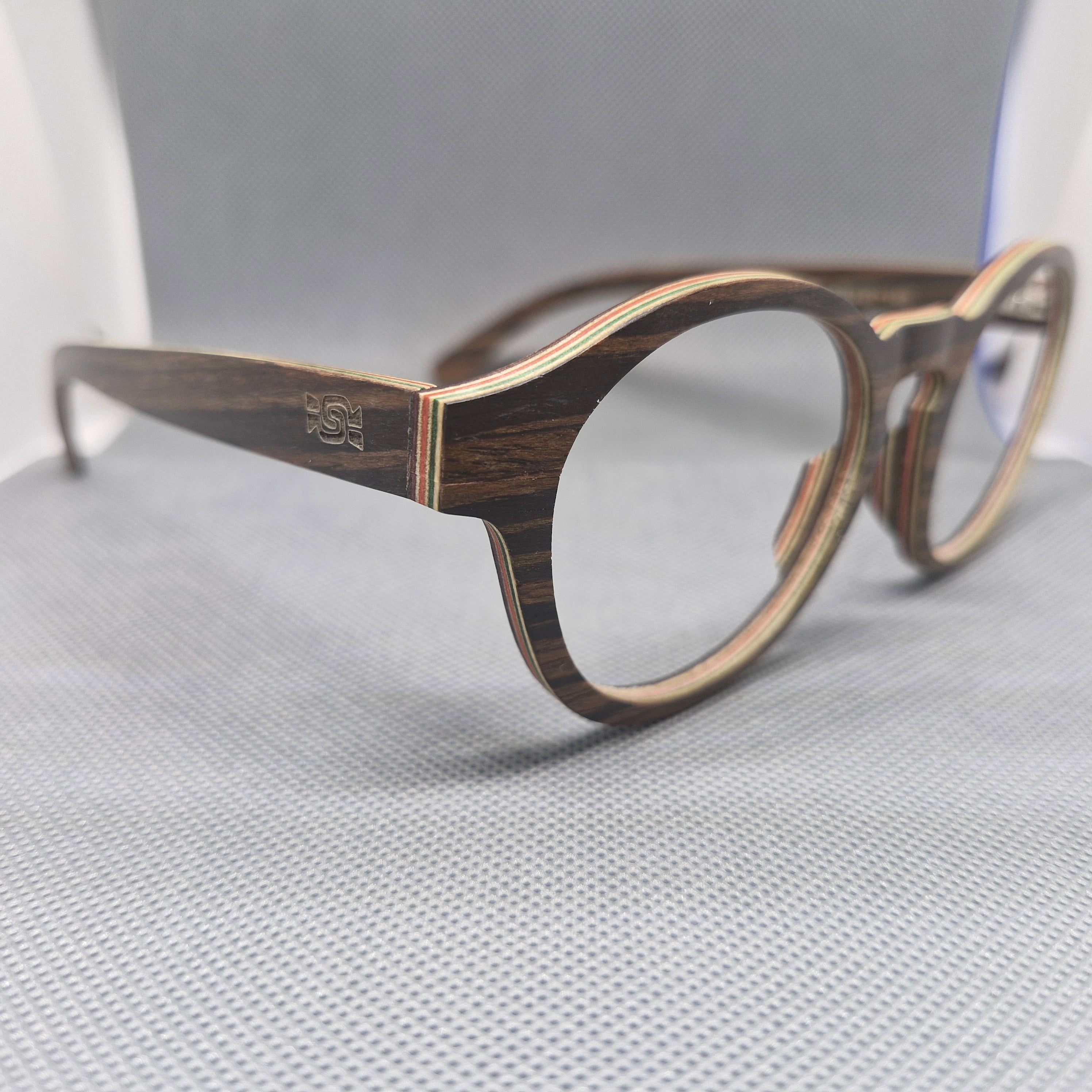 Armazón de MADERA marca BIGSUR en colores BLUE NAVY y BROWN SMOKE + Cristales Ópticos con capa AR, protección 100% UV.