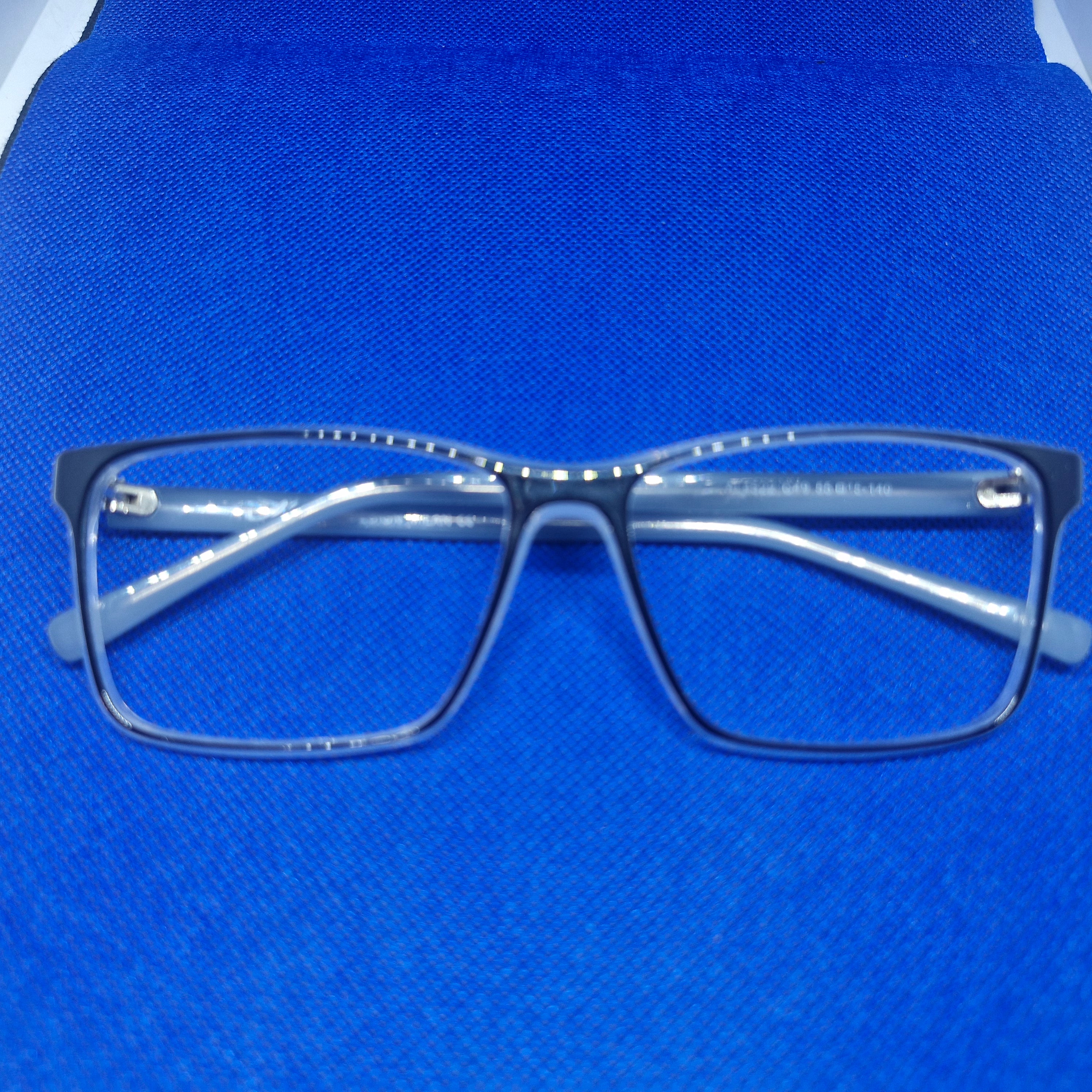Armazón de ACETATO marca ALTERNA + Cristales Ópticos CR39 con capa AR, 100% protección UV.