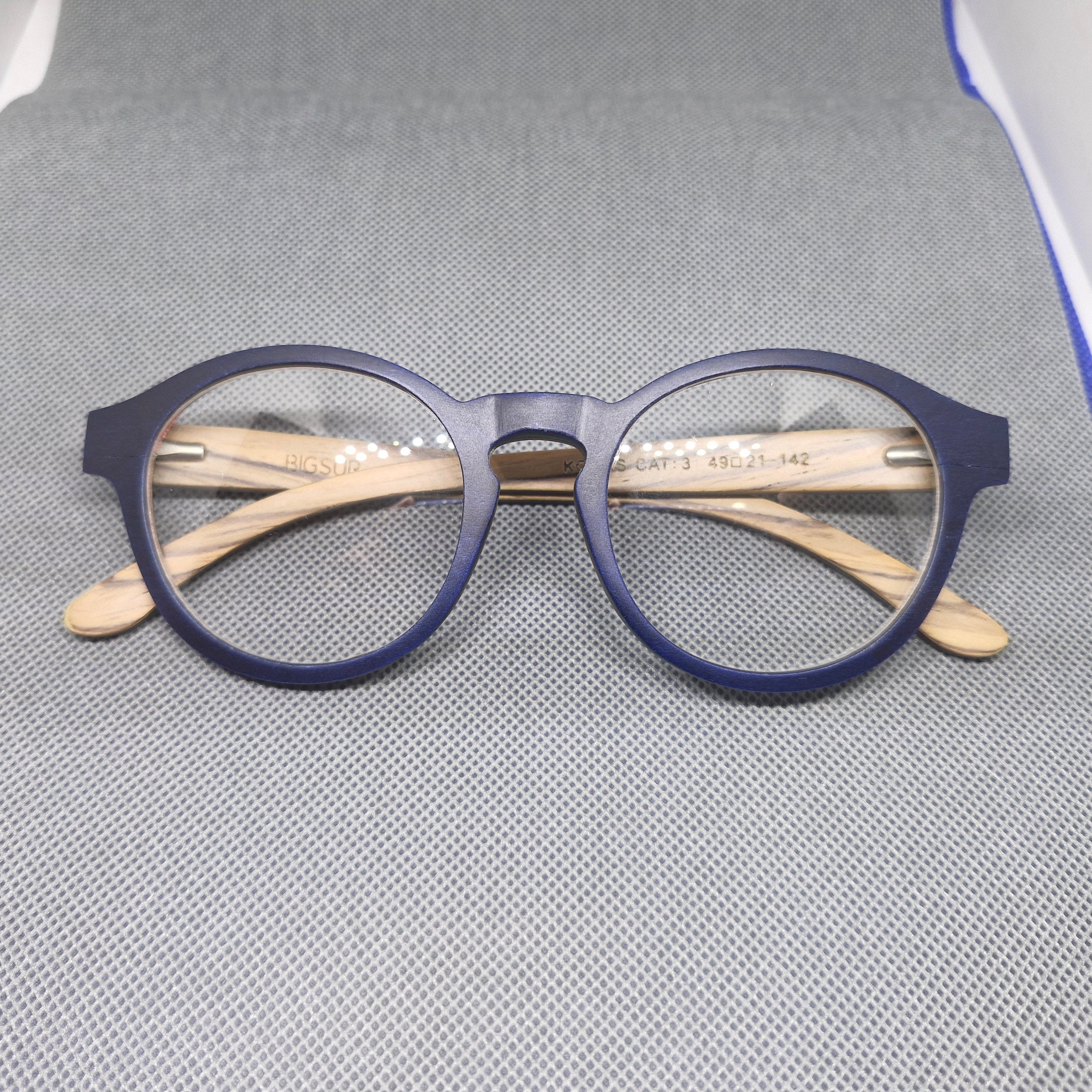 Armazón de MADERA marca BIGSUR en colores BLUE NAVY y BROWN SMOKE + Cristales Ópticos con capa AR, protección 100% UV.