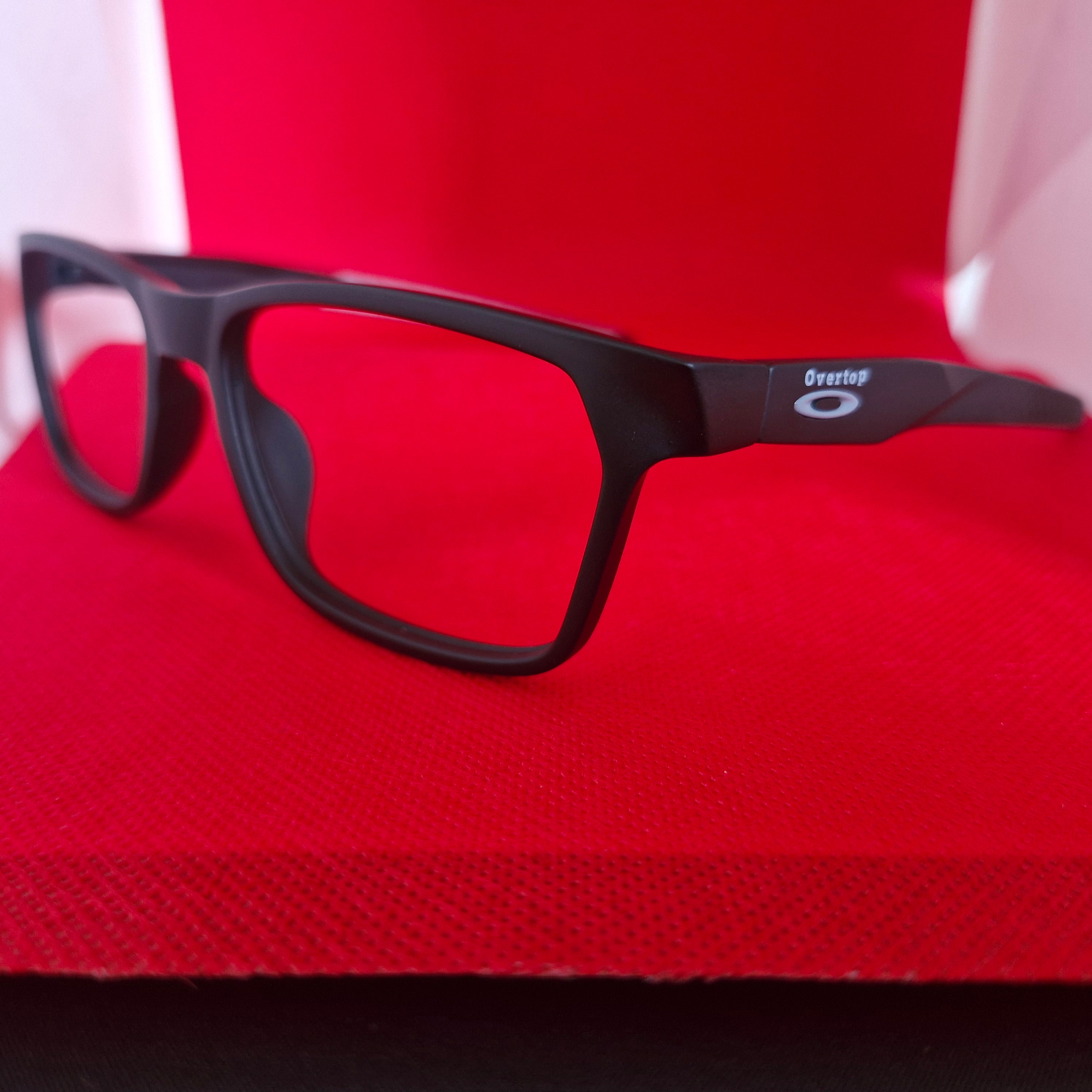 Armazón de ACETATO TR90 marca OVERTOP + Cristales Ópticos CR39 con capa AR, protección 100%UV.